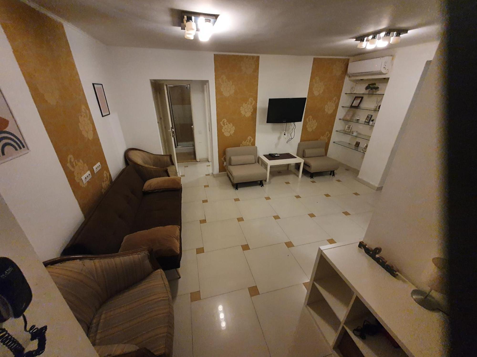 Central 2Br Apartment With Balcony - Italian Church & City View Bukares Bagian luar foto